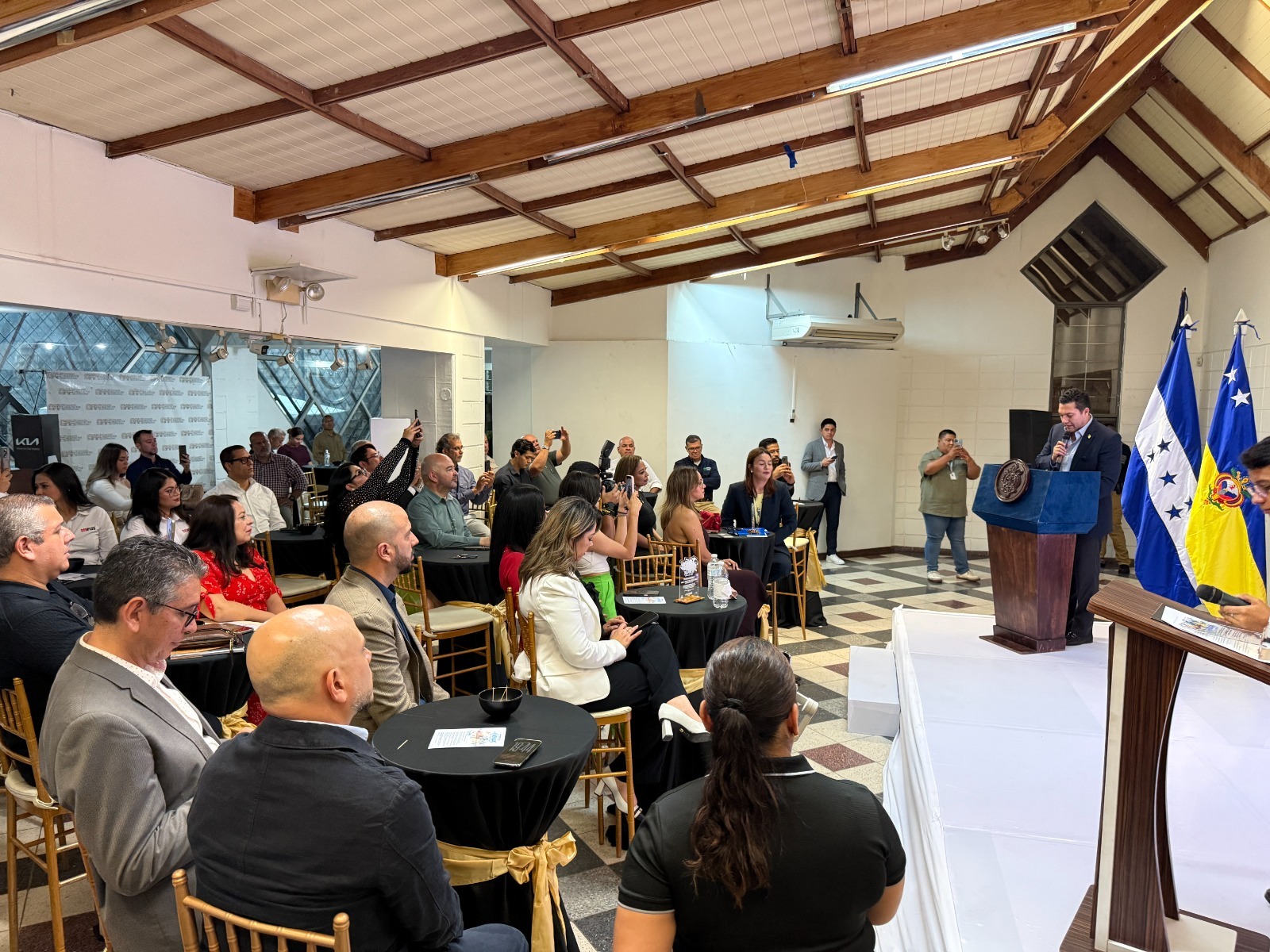 AMDC firma convenio con Colegio de Arquitectos para impulsar desarrollo urbano sostenible del Distrito Central