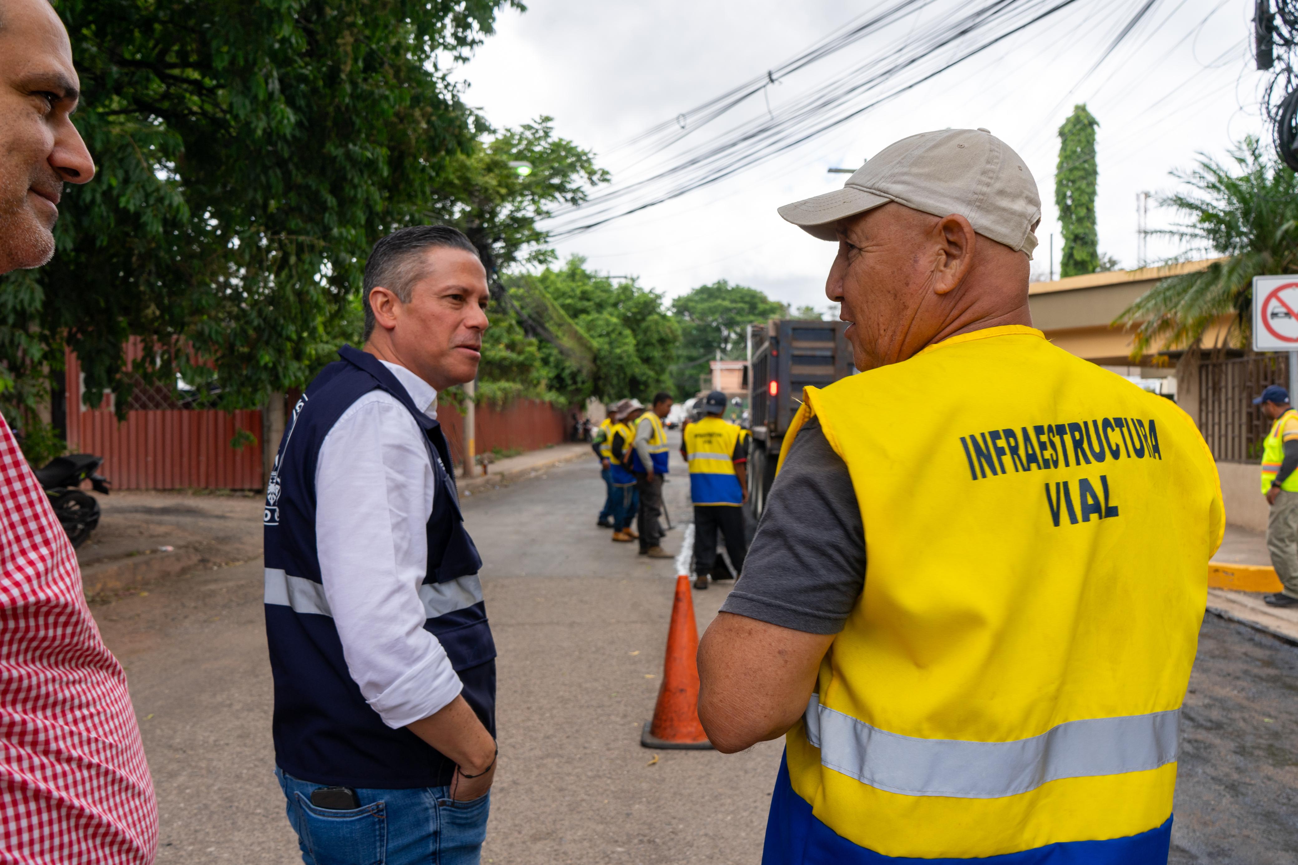 Imagen de galería de Alcaldía intensifica bacheo y rehabilitación vial en sectores estratégicos de la capital