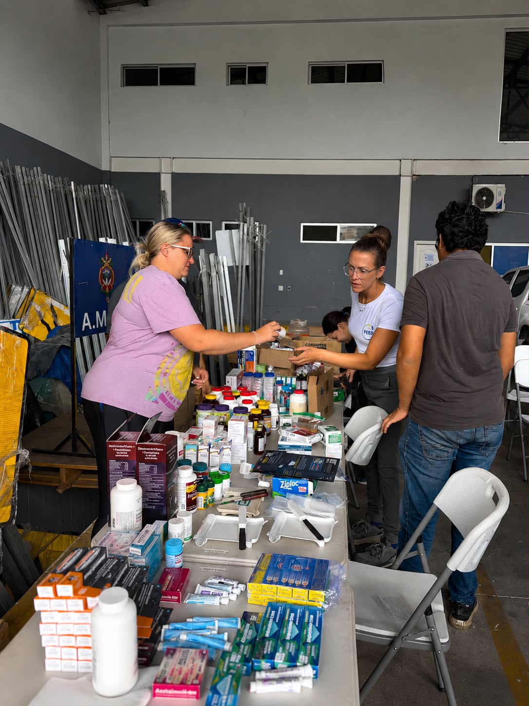 Imagen de galería de Alcaldía fortalece el bienestar del personal de microempresas de barrido con jornada integral de salud