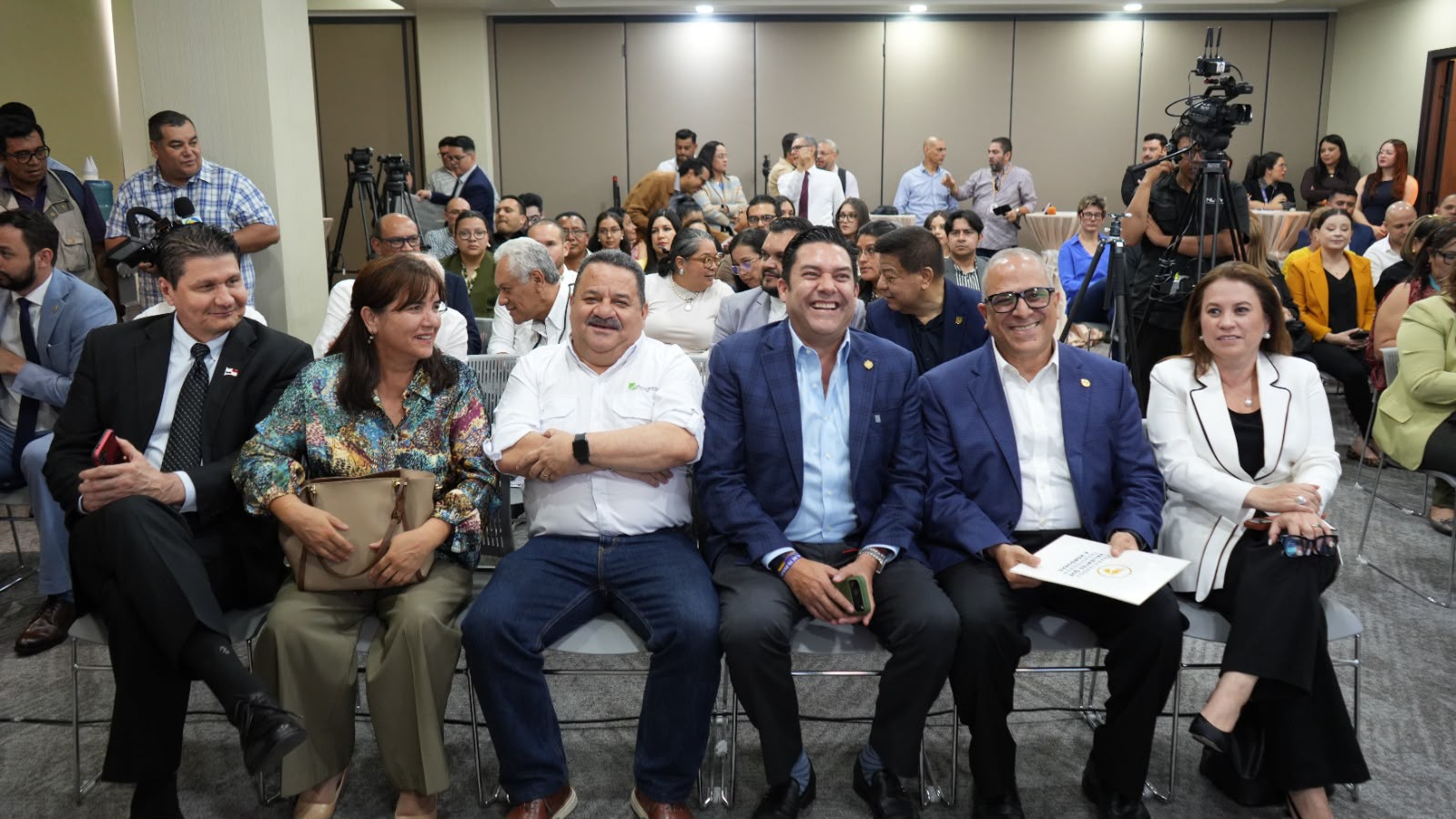 Imagen de galería de AMDC y CCIT consolidan alianza para crear más oportunidades de empleo y fortalecer los emprendimientos capitalinos
