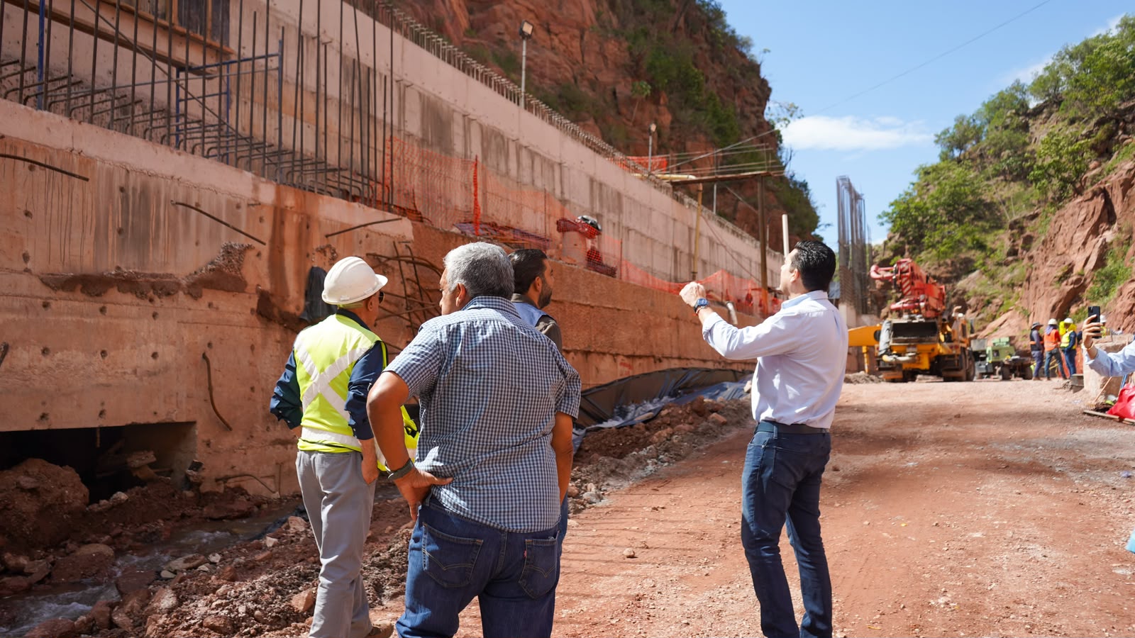 Imagen de galería de Represa San José alcanza 46% de avance y acelera trabajos para garantizar más agua a la capital
