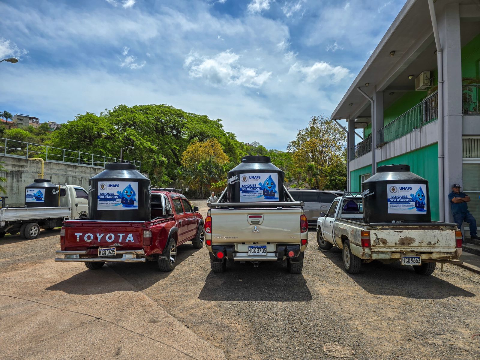Imagen de galería de Alcaldía entrega más de 500 tanques de agua a escuelas del Distrito Central