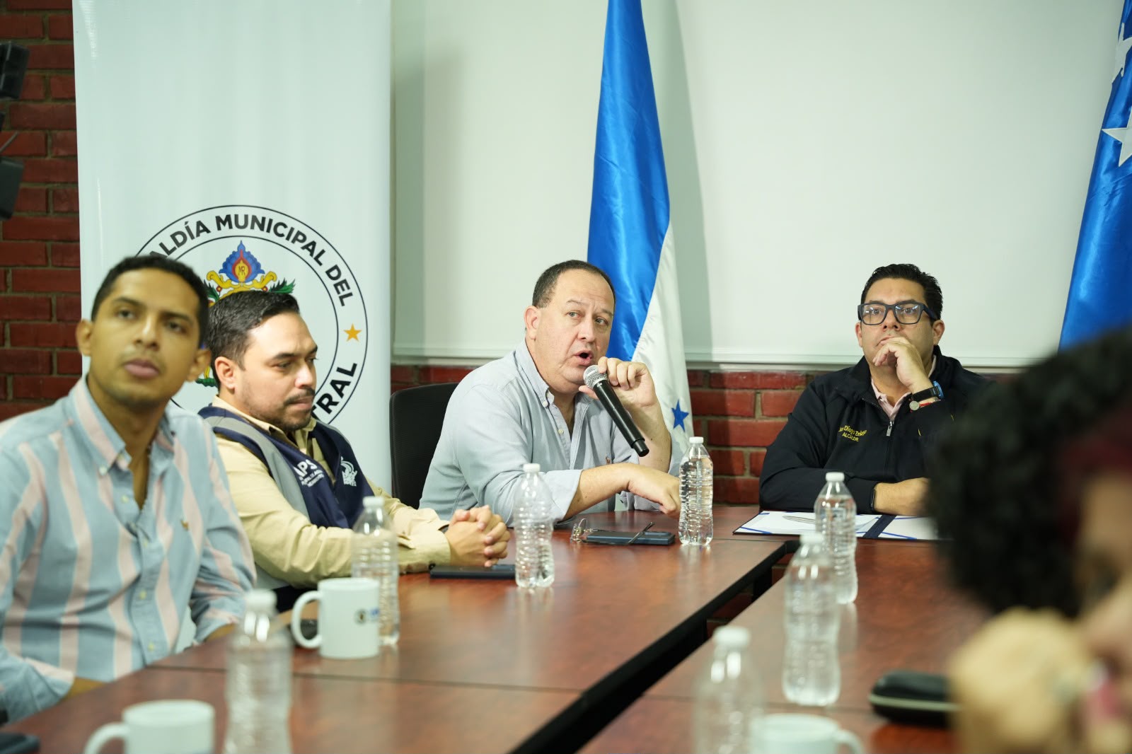 Imagen de galería de AMDC y UMAPS implementan plan de contingencia para fortalecer el abastecimiento de agua potable en el Distrito Central