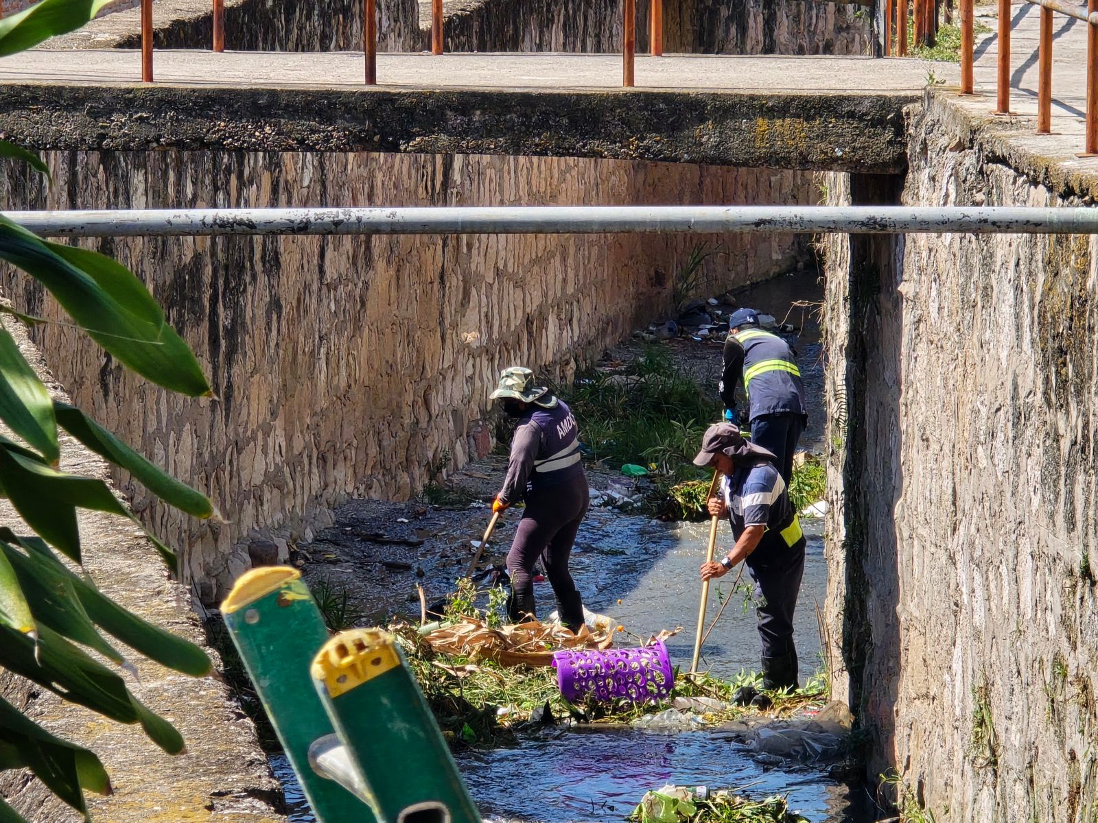 Alcaldía realiza trabajos de limpieza en bóveda de la quebrada El Sapo para prevenir inundaciones en la zona de los mercados de Comayagüela